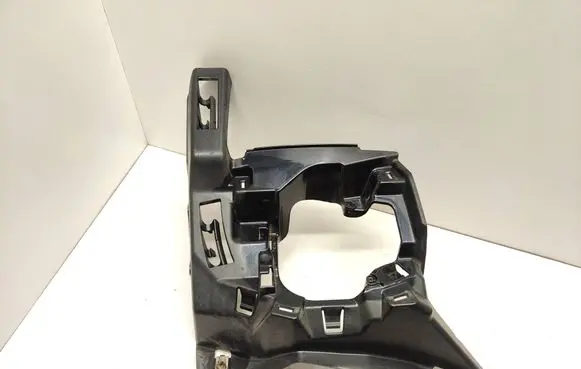 Front bumper mounting bracket