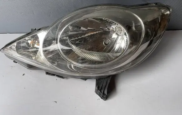 Peugeot 107 Headlight/headlamp