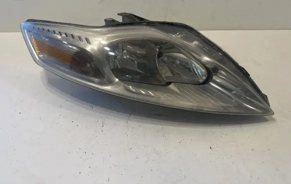 Ford Mondeo MK IV Headlight/headlamp