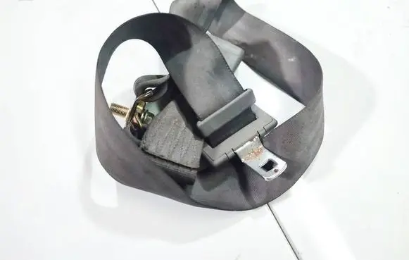 Mazda 323 F Rear seatbelt buckle A1490