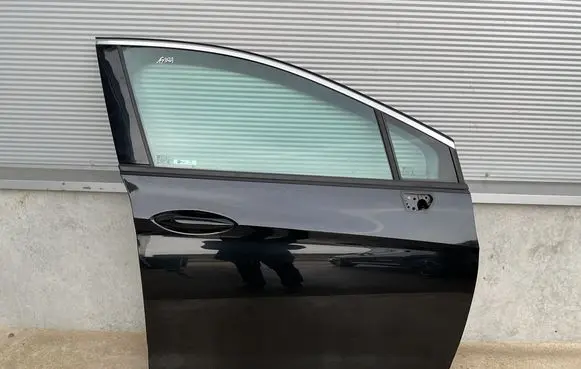 Opel Astra K Front door