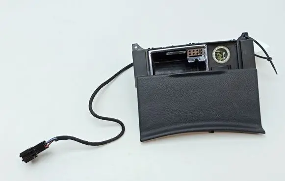 Ashtray (front)