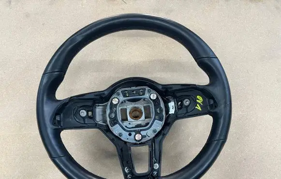 Mercedes-Benz B W247 Steering wheel a0004605604