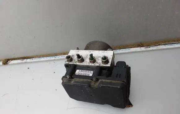 Renault Clio II ABS Pump 0265231333 8200229187