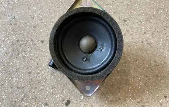 Ford Mustang VI Panel speaker FR3T18808BA