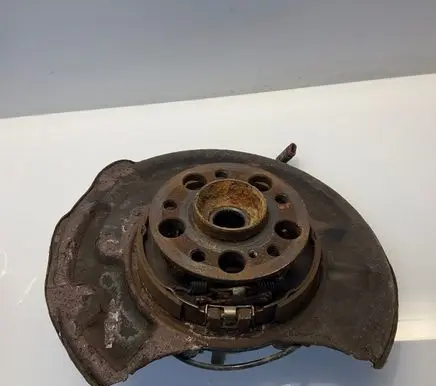Mercedes-Benz CLS C219 Rear wheel hub A2113508408 2113508408