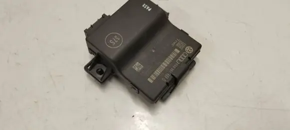 Audi Q3 8U Gateway control module 8u0907468q