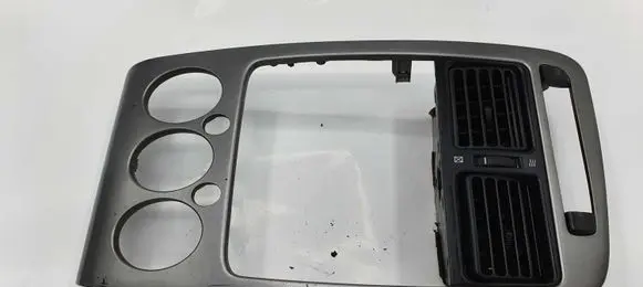 Toyota Avensis T220 Dash center air vent grill 5541220700