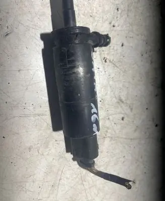Volkswagen Jetta VI Headlight washer pump 3b7955681