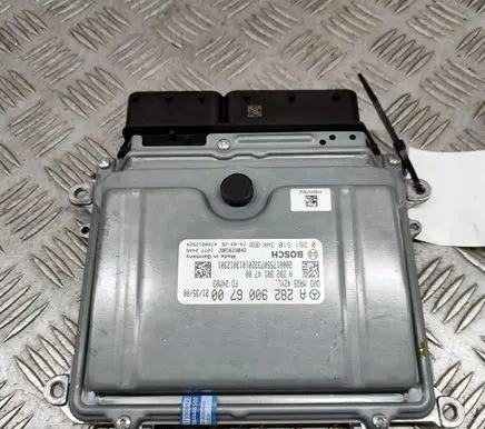 Mercedes-Benz CLA C118 X118 Engine control unit/module A2829006700 0261S103WK
