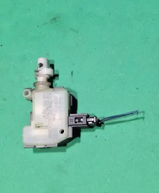 Skoda Octavia Mk2 (1Z) Fuel tank cap lock 1Z0810773 1M0959781A