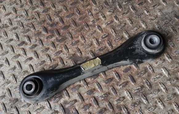 Ford Focus Rear control arm BV615K743AA