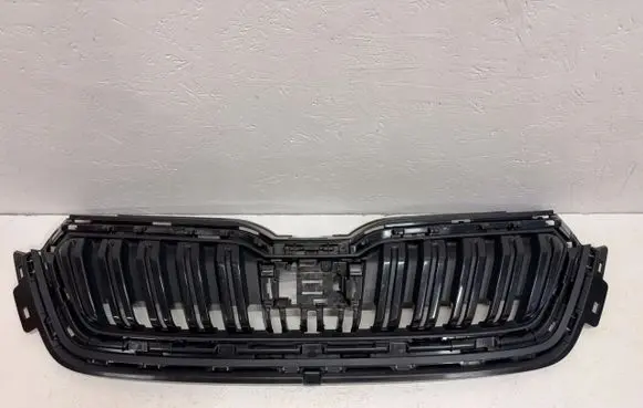 Skoda Kamiq Front bumper upper radiator grill 658853653A
