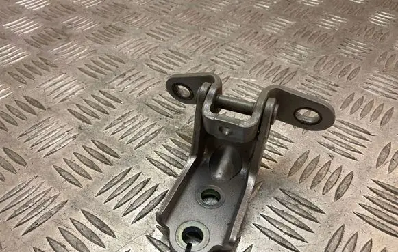 Hyundai Santa Fe Rear door upper hinge