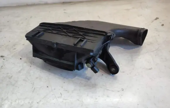 Mercedes-Benz S W221 Air filter box A6420904301