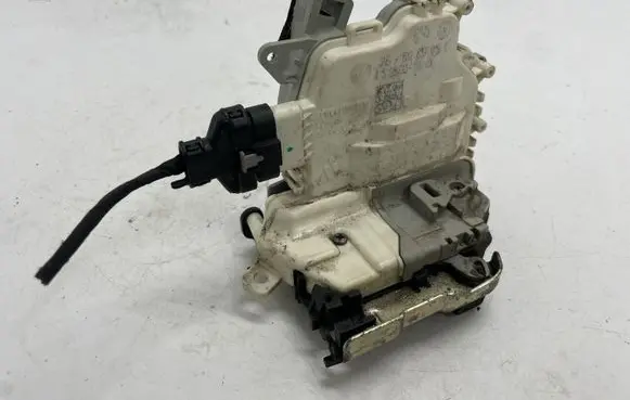 Audi A4 S4 B8 8K Front door lock 8J2837015C