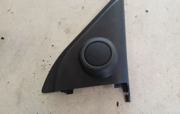 Suzuki Swift I Front door high frequency speaker 845063J1