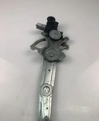 Toyota Camry VIII XV70 Front door window regulator motor 8572033290