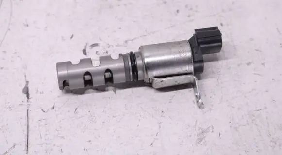 Toyota C-HR I Camshaft vanos timing valve 30T050 5010H3