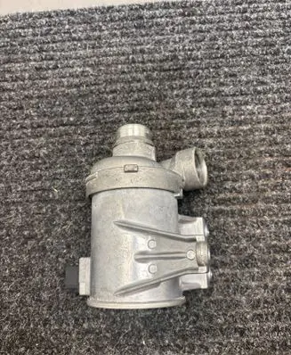 Volvo XC90 Water pump 327827210 31363715