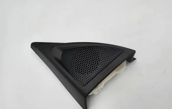 Front door high frequency speaker