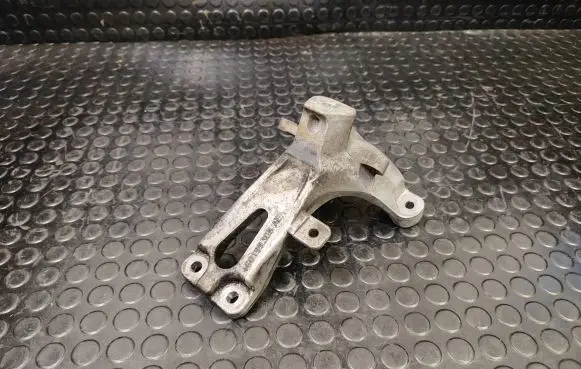 Audi A8 S8 D4 4H Engine mounting bracket 4G0199308AE