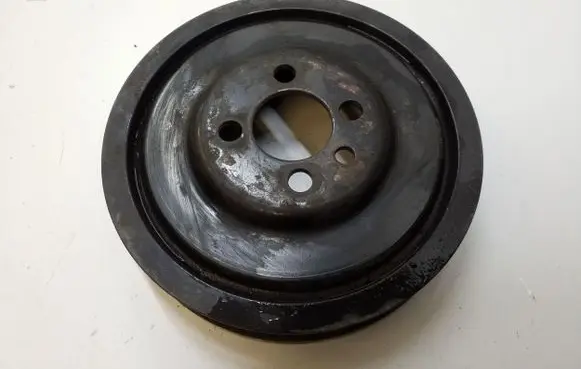 Volkswagen PASSAT B6 Crankshaft pulley 03G105243