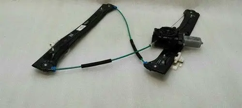 BMW 1 F20 F21 Front door lock 7242562