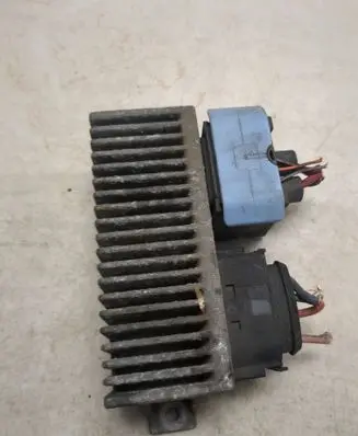 Opel Movano B Glow plug pre-heat relay 8200558438A RCS812