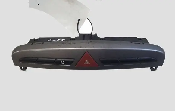 Peugeot 308 Hazard light switch 9659417177