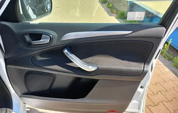 Ford S-MAX Front door card panel trim