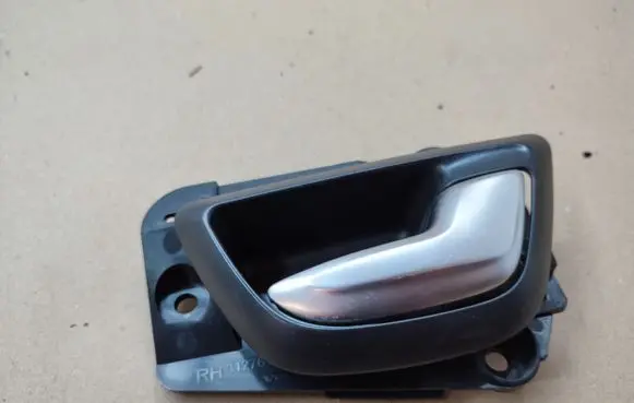 Volvo XC90 Front door interior handle