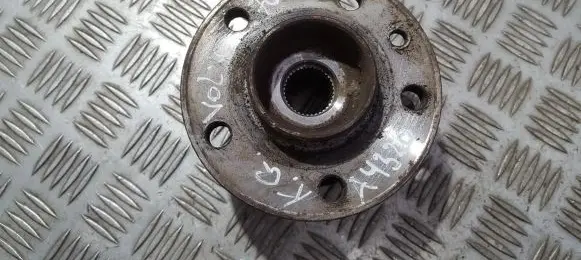 Rear wheel hub