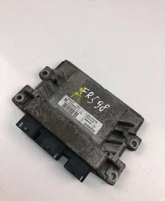 Renault Twingo II Engine control unit/module 8201076738