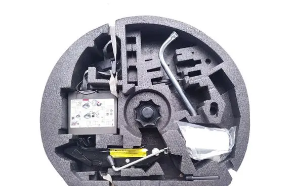 Audi A3 S3 8P Tool set 8P0012109G