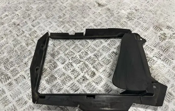 Chevrolet Corvette C8 Intercooler air guide/duct channel 23428552