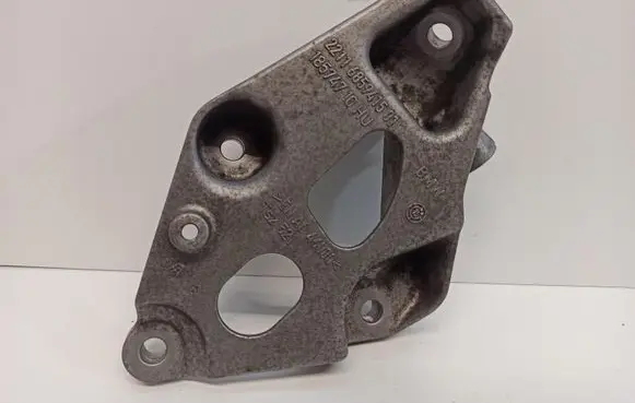 BMW 1 F20 F21 Engine mounting bracket 6859415