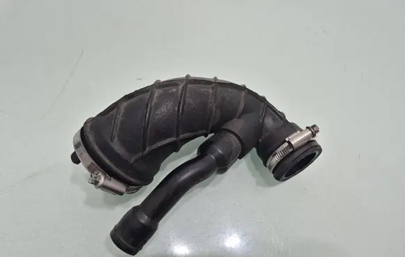 Ford Fiesta Turbo air intake inlet pipe/hose 