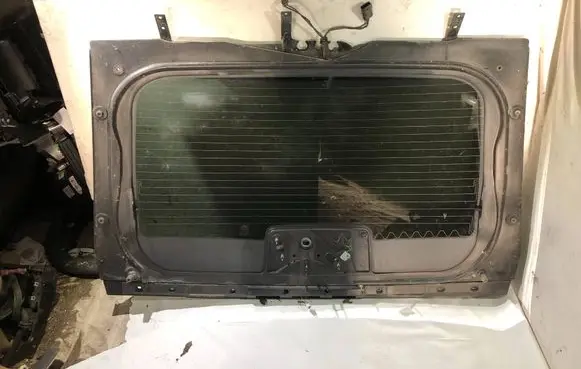 Land Rover Range Rover Sport L320 Rear windscreen/windshield window 