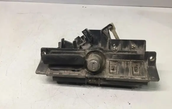 Audi A4 S4 B5 8D Tailgate exterior lock 4B0827565F