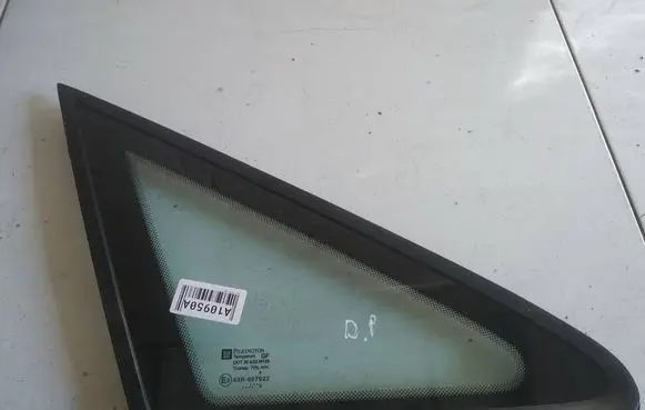 Opel Zafira A Front triangle window/glass AS2