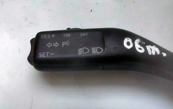Skoda Octavia Mk2 (1Z) Indicator stalk 1K0953513A 01103501 10350150825082