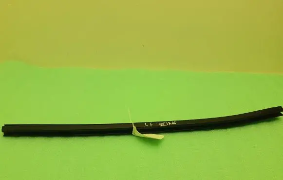 Maserati Levante Rubber seal front door window/glass 