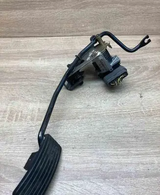 Opel Astra H Accelerator throttle pedal A8A66011 159Z02 9Z10