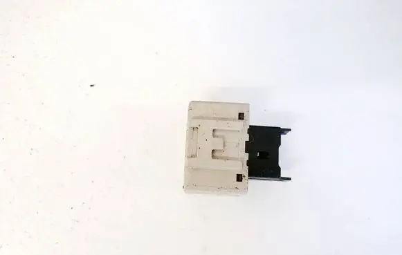 Toyota Avensis T250 Other relay 8198005040 81980-05040