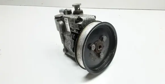 BMW 5 E60 E61 Power steering pump 6780848 678084804