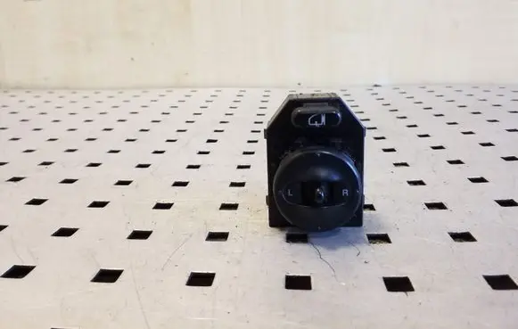 KIA Sorento Wing mirror switch