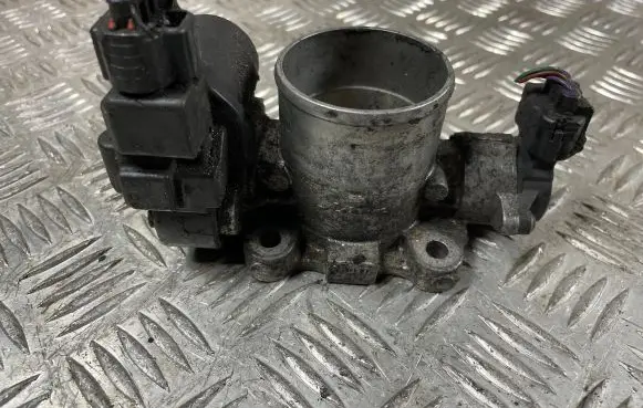 Toyota RAV 4 (XA30) Throttle valve 26010