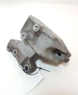 Mitsubishi Outlander Engine mount bracket