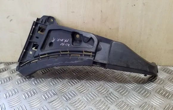 Volvo XC90 Front bumper mounting bracket 08620564